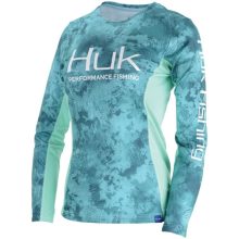 Women's Huk T-Shirts − Sale: at $32.97+